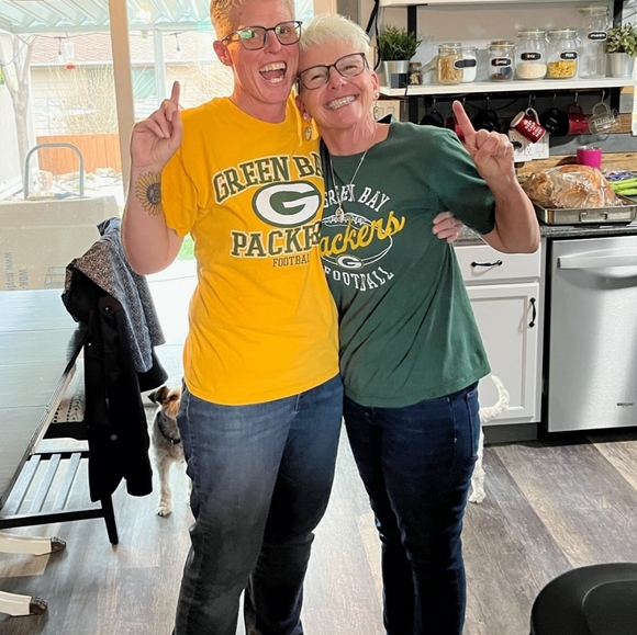 Meet your Posher, Wendy - Picture 2 of 2